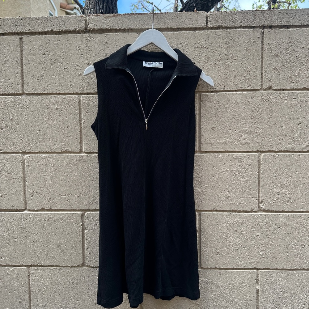 Stylish Black Sleeveless Zip Dress